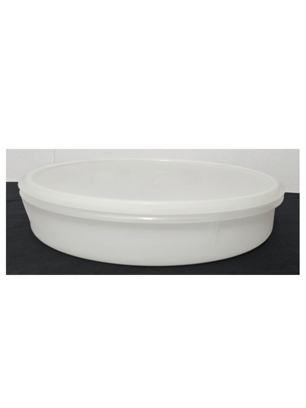 Vintage Tupperware Pie Keeper Travel Container Seal Lid Round White Set VTG